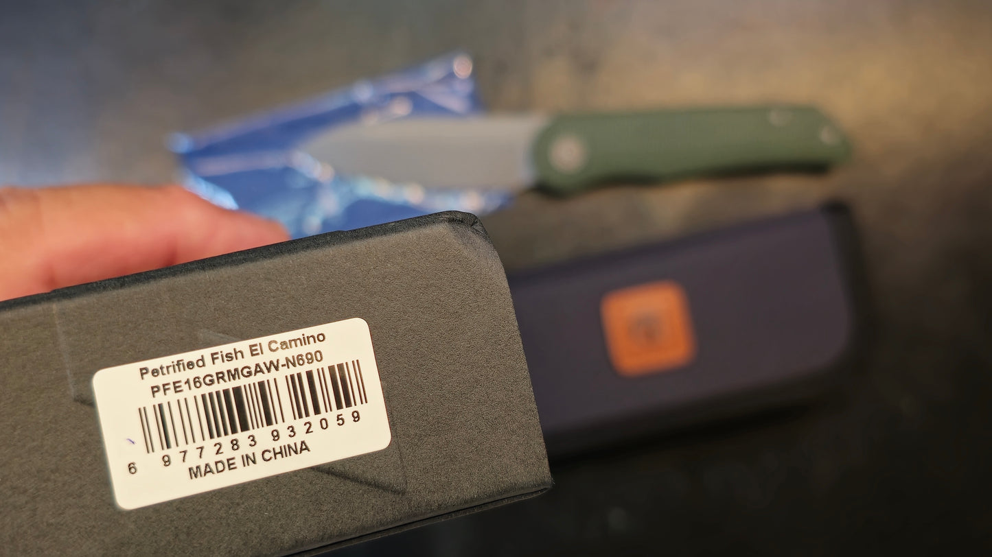 Petrified Fish PFE16 El Camino N690 Steel Blade, (Green Micarta) (OPEN BOX)