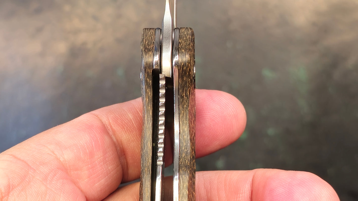 QSP Hornbill Front Flipper Knife 3.25" S35VN Stonewashed Drop Point Blade, Golden Carbon Fiber Handles, Liner Lock (OPEN BOX)