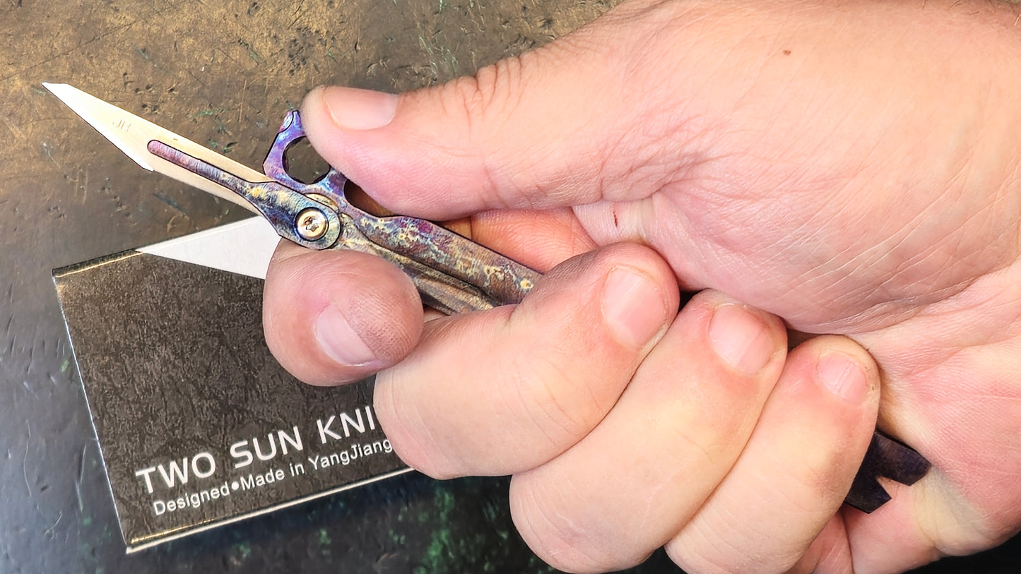 TwoSun EDC21 Color Multi-Tool Screwdriver Pry-Bar Color Titanium Body (NEW)