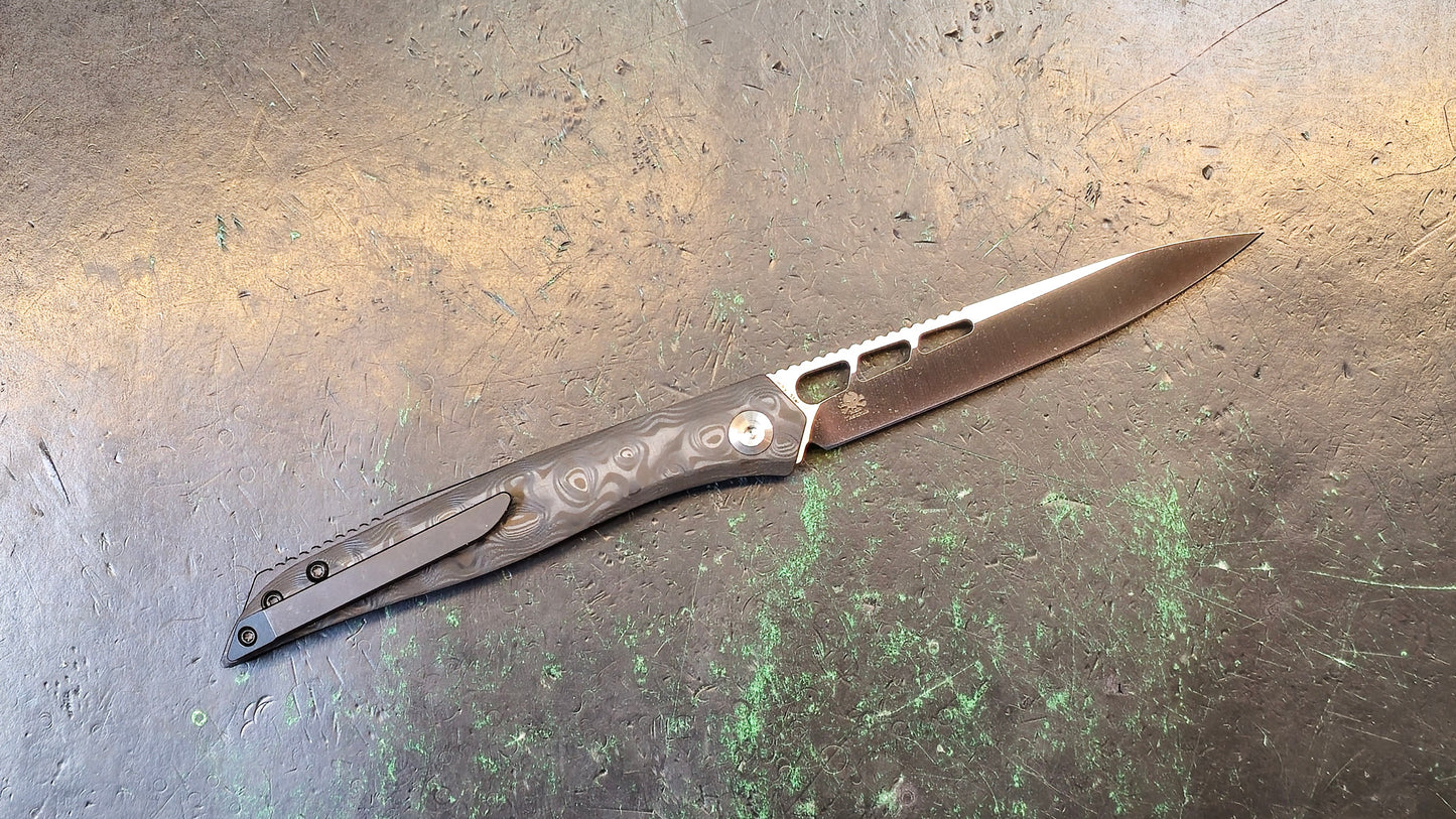Kansept Lucky Star Linerlock Rose Pattern Carbon Fiber S35VN Plain Edge Satin Finish (NEW - OPEN BOX)