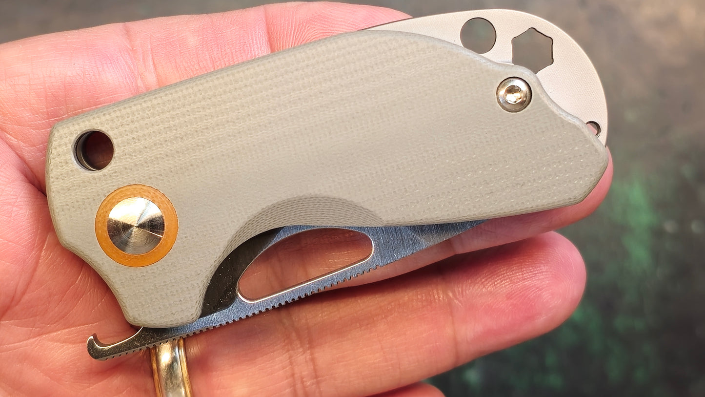 Kizer Catshark | N690 | Titanium+G10 (NEW - OPEN BOX)