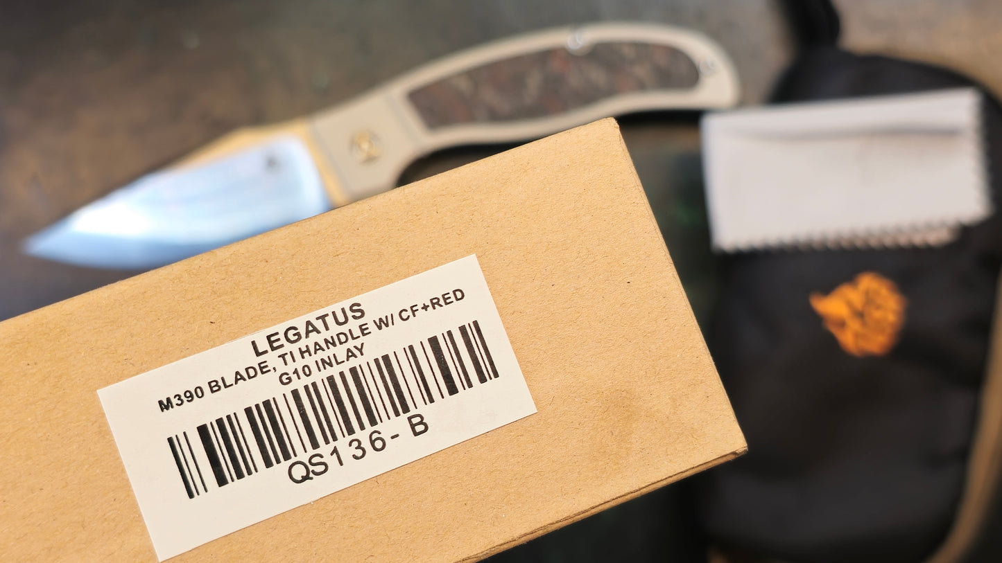 QSP Legatus M390 Titanium CF with Red G10 Inlay (NEW - OPEN BOX)
