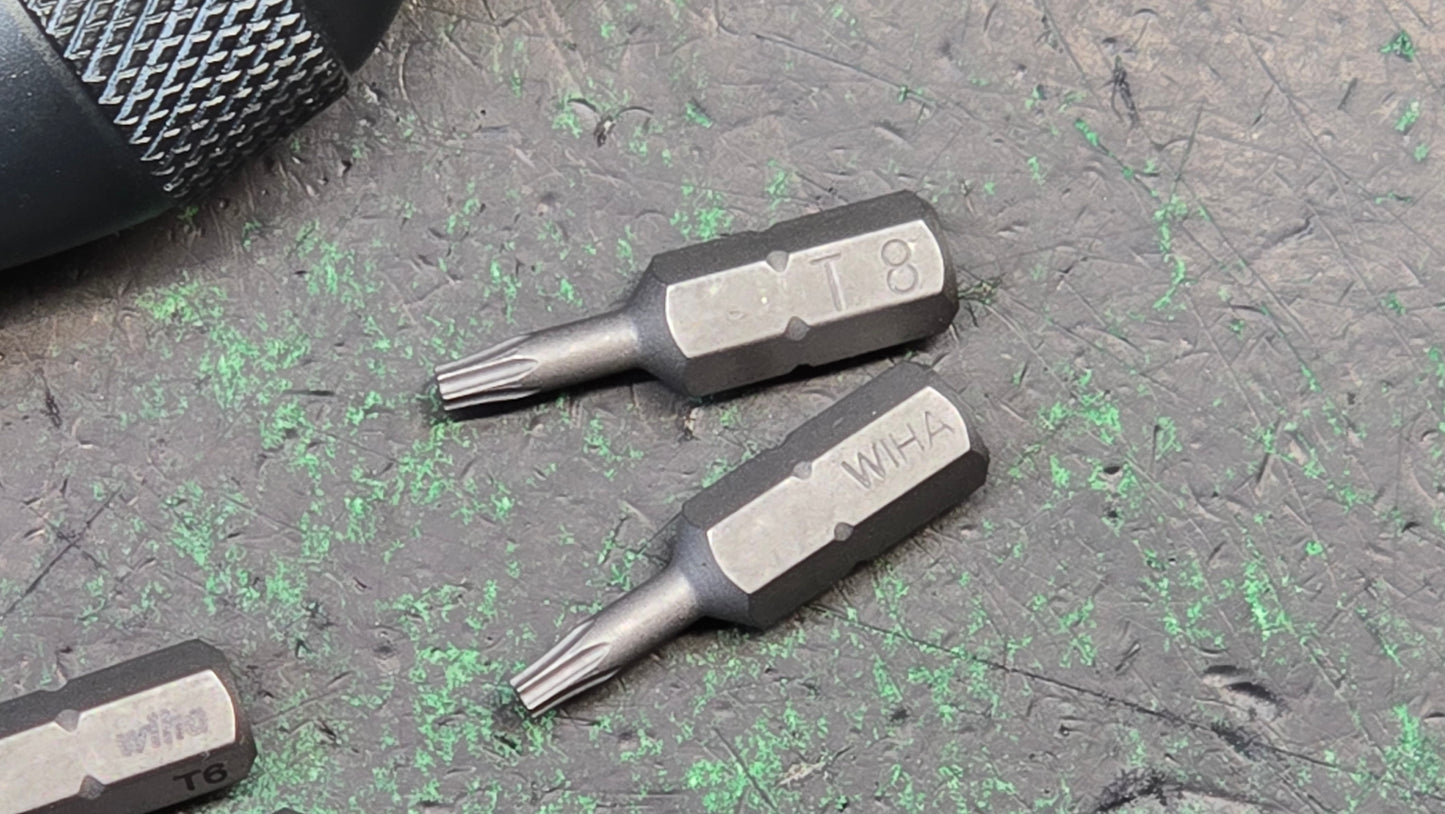 Bit driver (KIT) with WIHA BITS (2 - T6) & (2 -T8) accepts 1/4" bits ATTN: (RANDOM BAND COLOR)