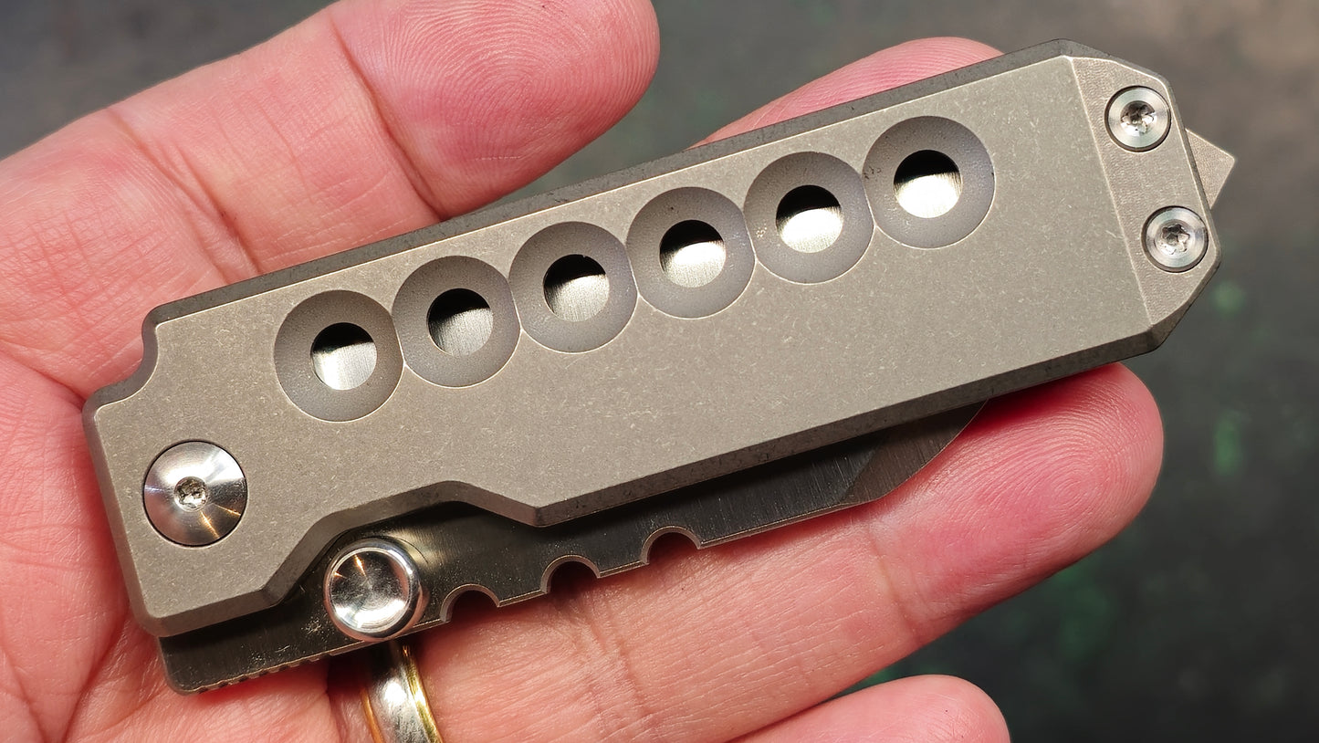 TwoSun TS563 Gray Titanium Handle M390 Plain Edge (NEW - OPEN BOX)