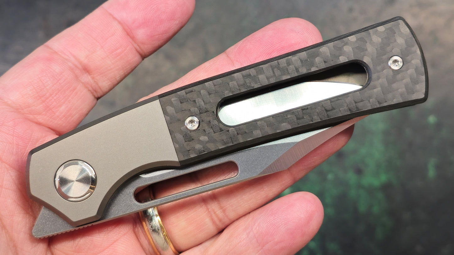 TwoSun TS267 Carbon Fiber Titanium Handle 14C28N Stonewashed Plain Edge (USED)