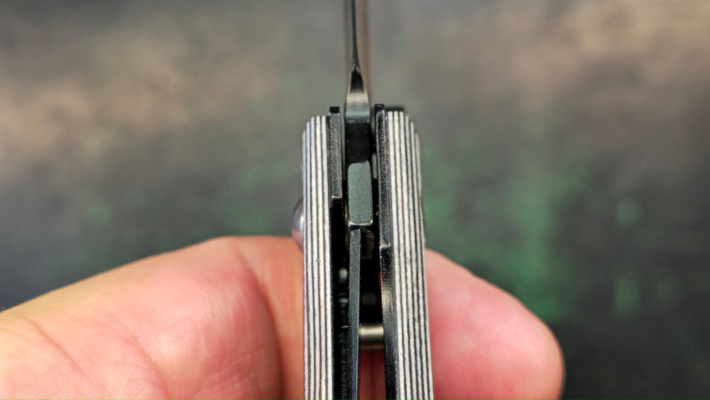 Land 9055 LUC EDC Frame Lock 8CR13MOV G10 (NEW - OPEN BOX)