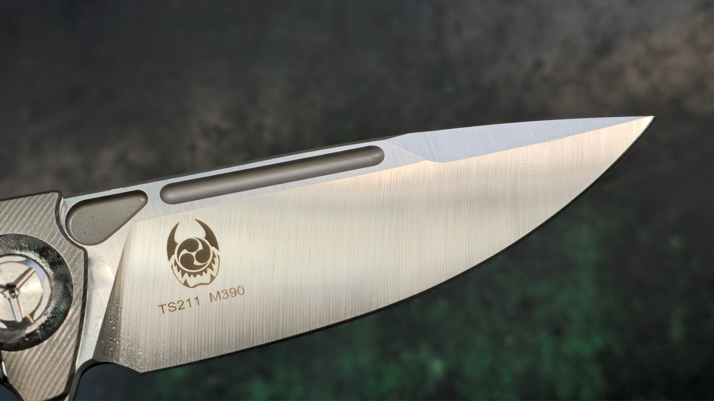 TWOSUN TS211 Titanium/Carbon Fiber Handle M390 (NEW)