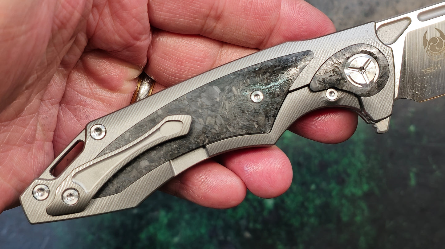 TWOSUN TS211 Titanium/Carbon Fiber Handle M390 (NEW)