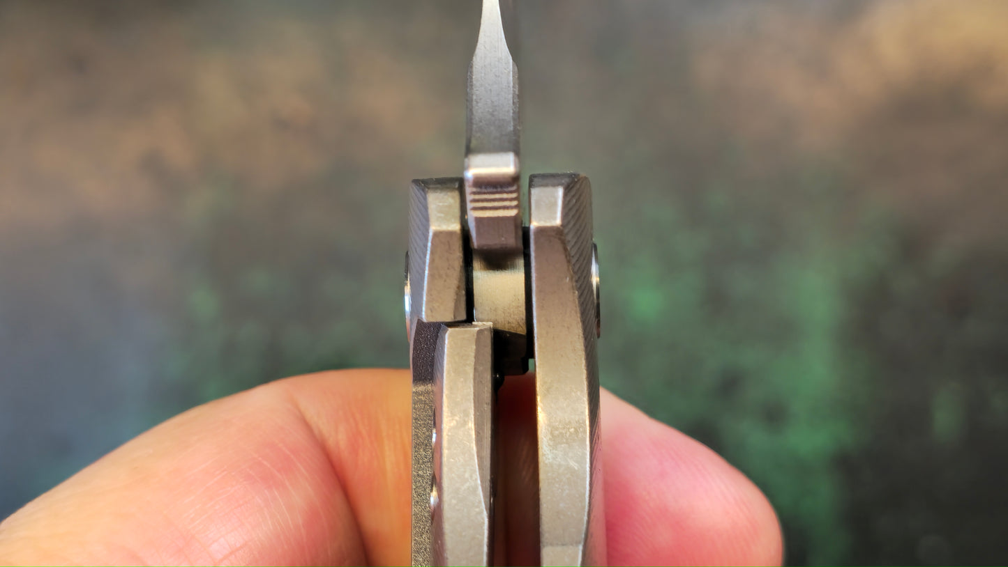 TwoSun TS286 Green Titanium/Micarta D2 (NEW)