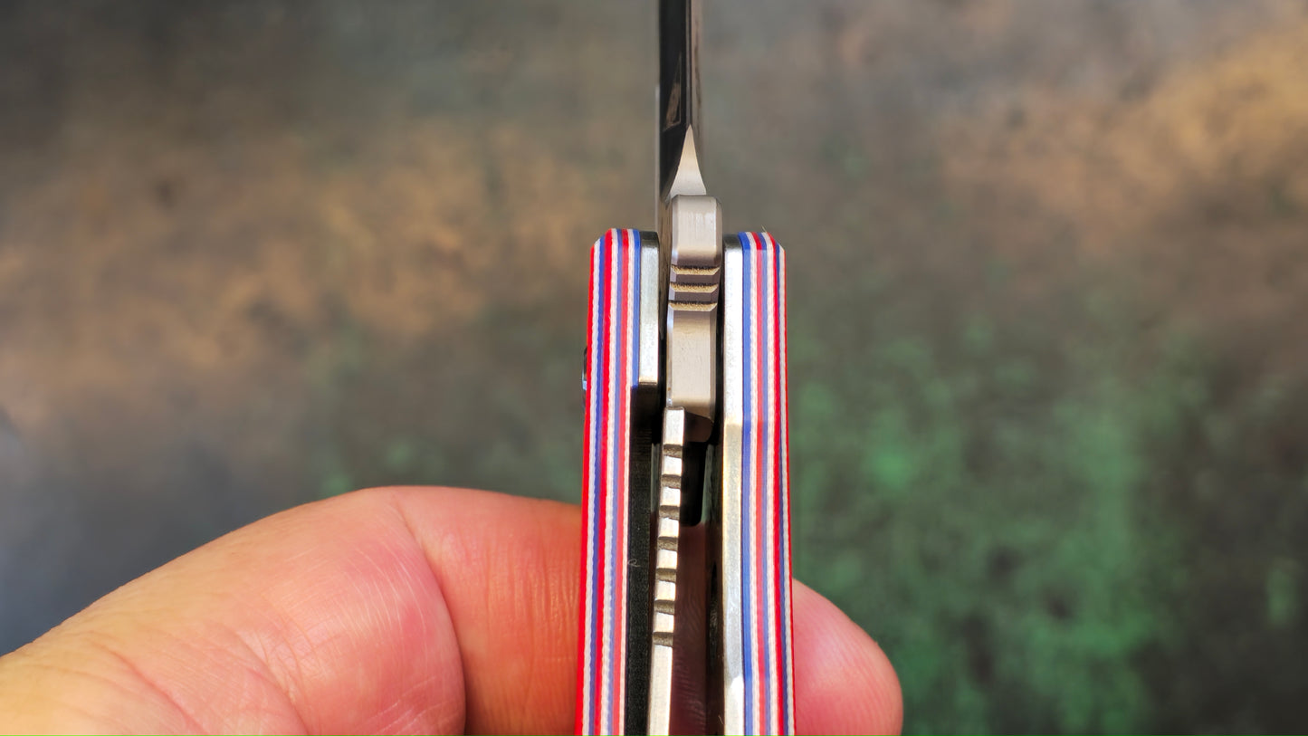 TWOSUN TS324 Red/White/Blue G10 Handle D2 (NEW)