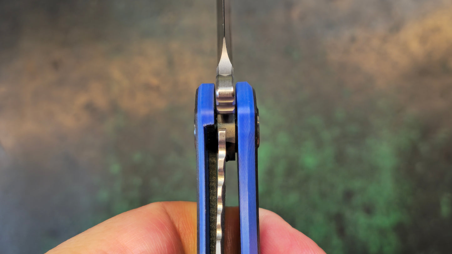 TWOSUN TS201 Blue G-10 / Carbon Fiber 14C28N (NEW)