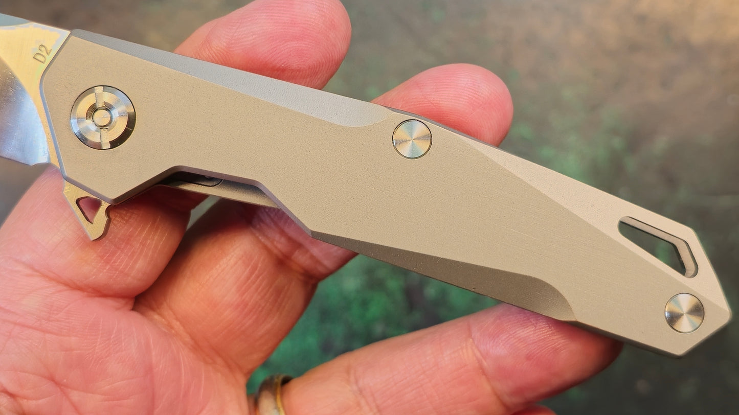 TwoSun TS21 Liner Lock Flipper Knife Gray Titanium Handle Plain D2 (NEW - OPEN BOX)
