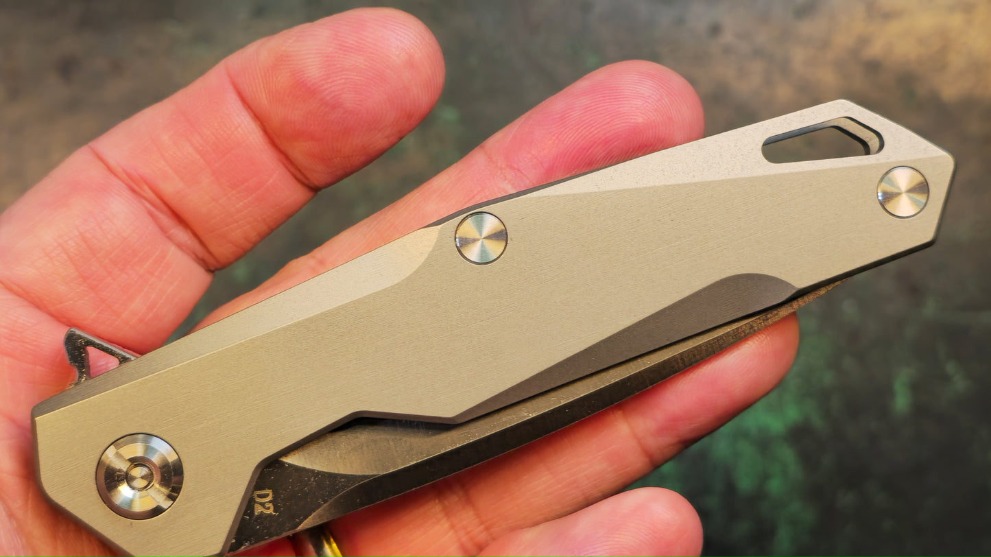 TwoSun TS21 Liner Lock Flipper Knife Gray Titanium Handle Plain D2 (NEW - OPEN BOX)