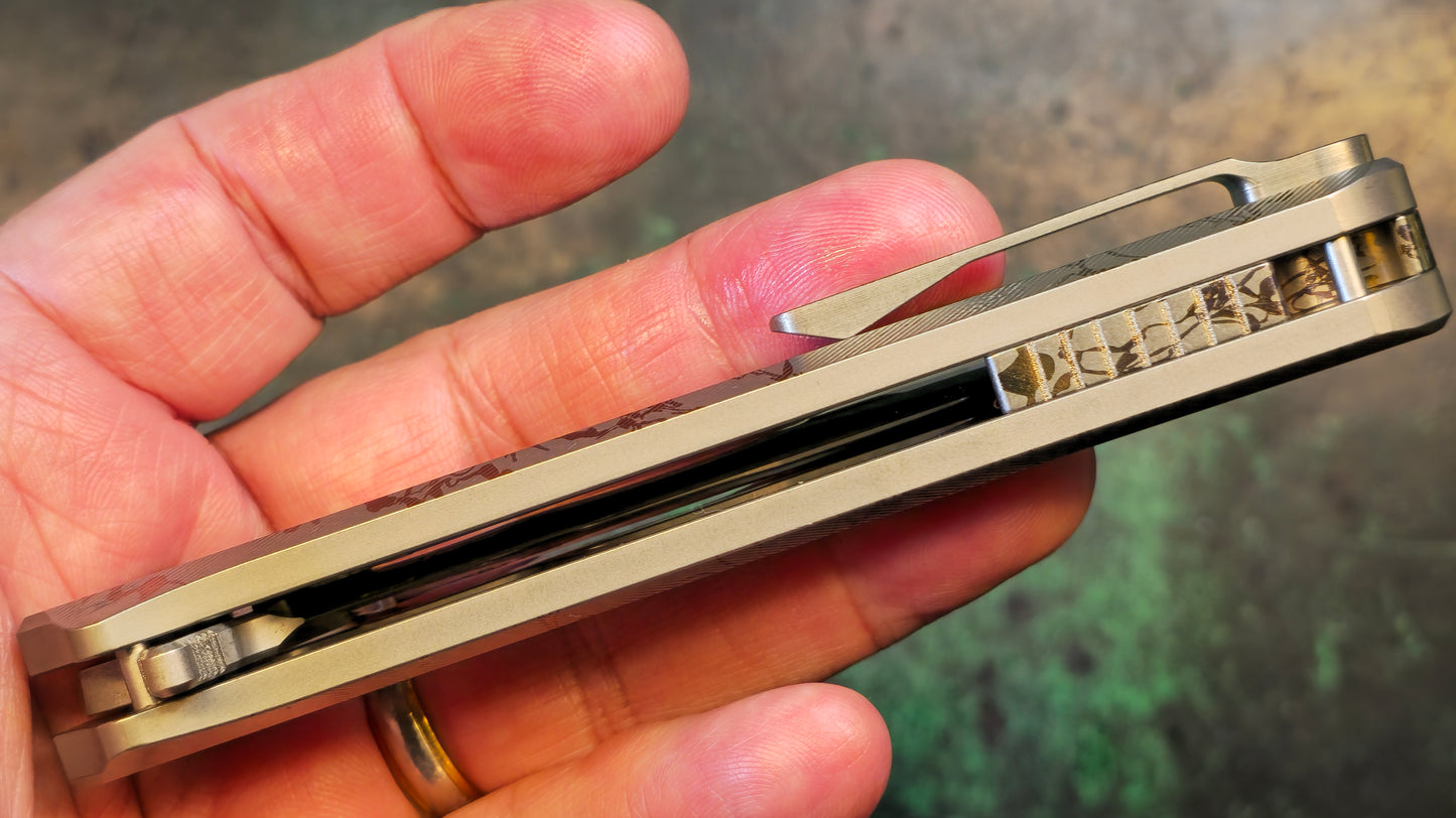 TwoSun TS121 Lines Titanium Handle M390 Plain Edge (NEW - OPEN BOX)