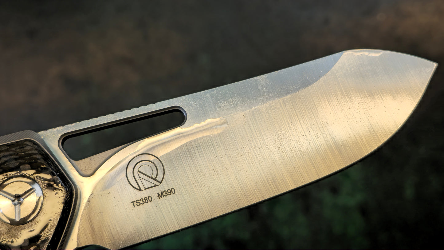 TwoSun TS380 Folding Knife Titanium/Carbon Fiber Handle M390 (NEW)