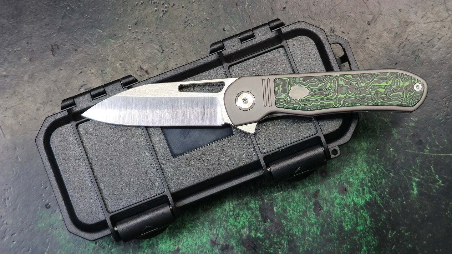 Tuya Mutt Titanium Green Carbon Fiber S90V (NEW)