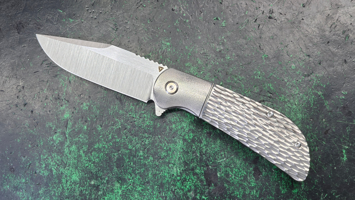 Tuya Rackham Jack Jigged Titanium M390 (NEW)