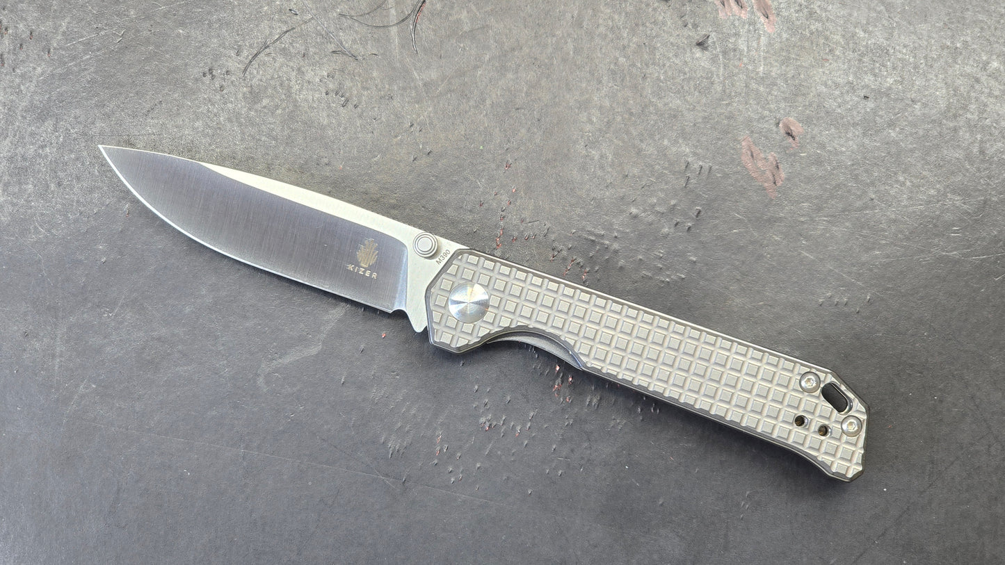 KIZER BEGLIETER MINI Frag Titanium Handle with M390 (NEW)