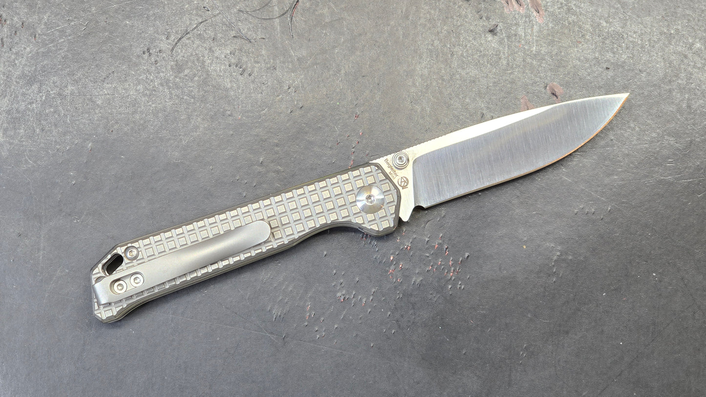 KIZER BEGLIETER MINI Frag Titanium Handle with M390 (NEW)