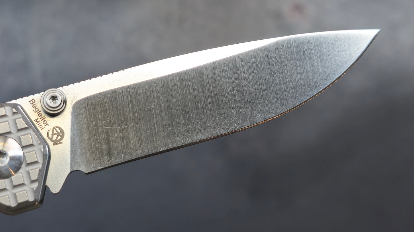 KIZER BEGLIETER MINI Frag Titanium Handle with M390 (NEW)