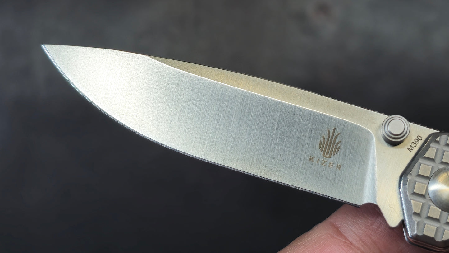 KIZER BEGLIETER MINI Frag Titanium Handle with M390 (NEW)
