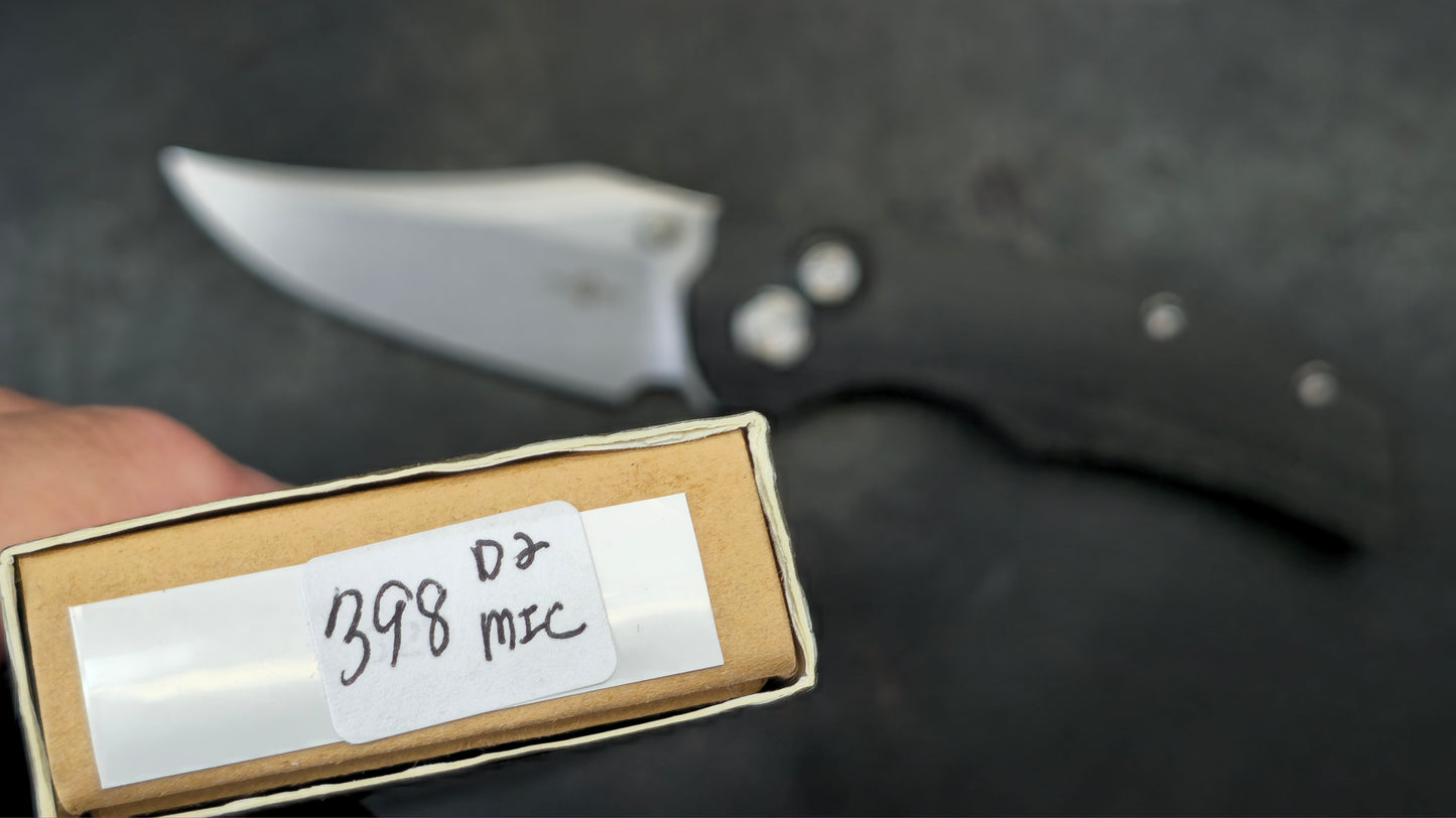 TWOSUN TS398 Button Lock Micarta D2 (NEW - OPEN BOX)