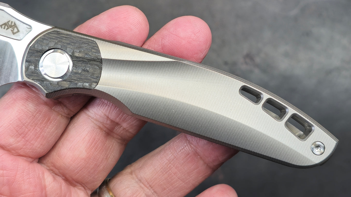 TwoSun Sidewinder Front Flipper Pocket Knife Gray Titanium & CF Handle M390 (NEW)