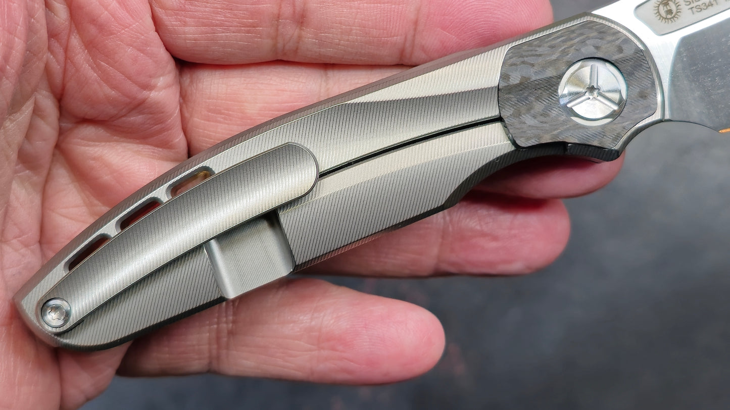 TwoSun Sidewinder Front Flipper Pocket Knife Gray Titanium & CF Handle M390 (NEW)
