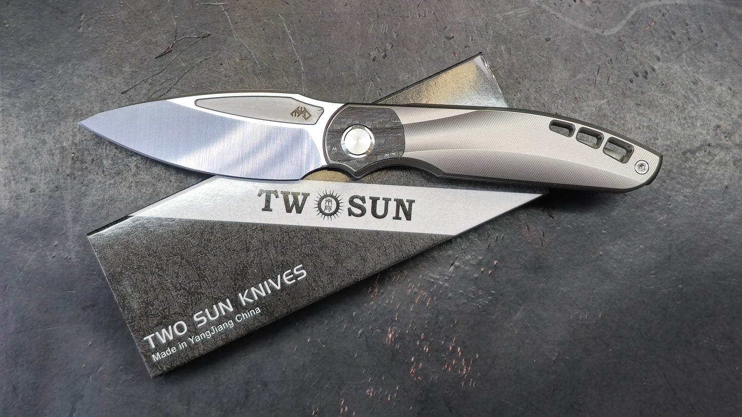 TwoSun Sidewinder Front Flipper Pocket Knife Gray Titanium & CF Handle M390 (NEW)