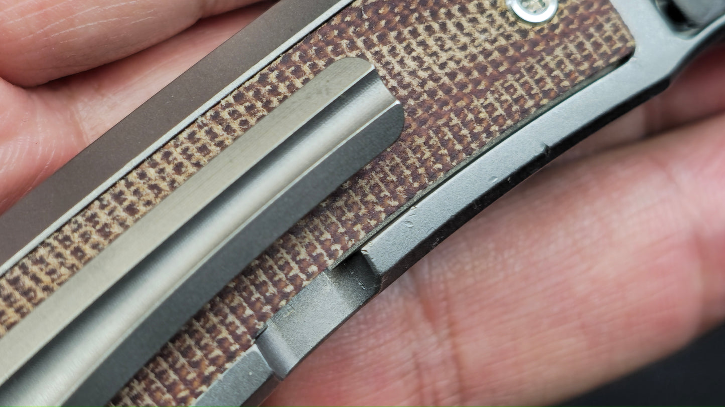 TWOSUN TS142 INTEGRAL Titanium Carbon Fiber Micarta M390 (USED)