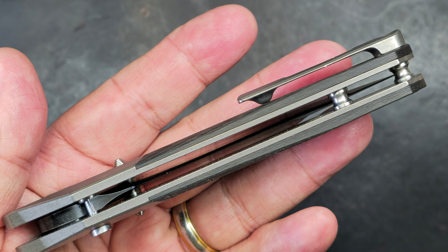 TWOSUN TS303 Button Lock Titanium / Carbon Fiber M390 (NEW)