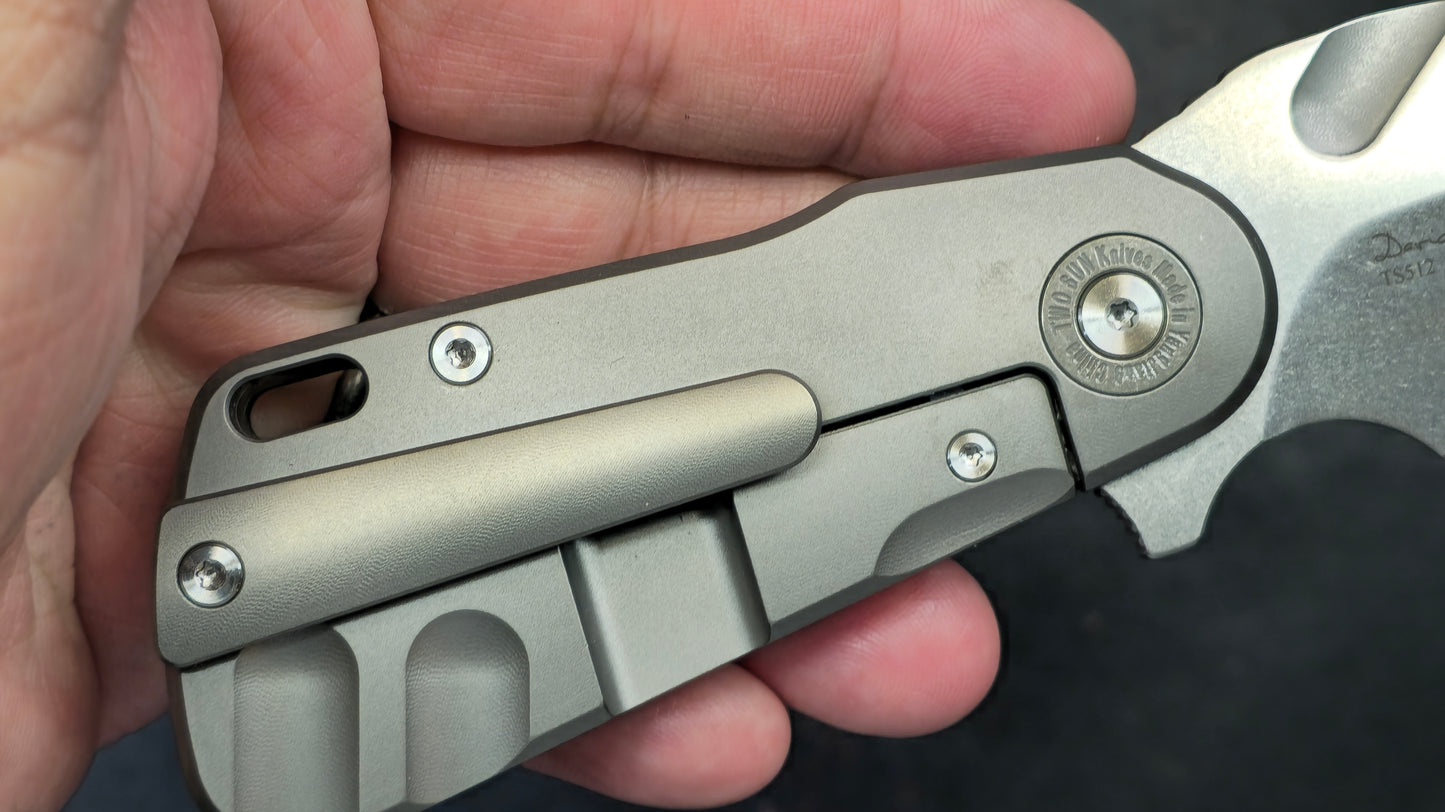 TWOSUN TS512 Carbon Fiber/Titanium Handle M390 (NEW)