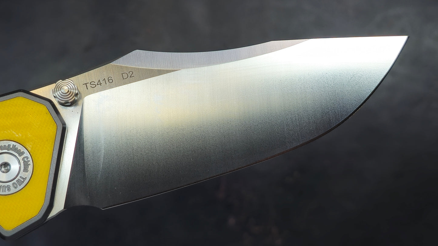 TWOSUN TS416 Titanium & Red/Yellow G10 Inlay D2 (NEW)