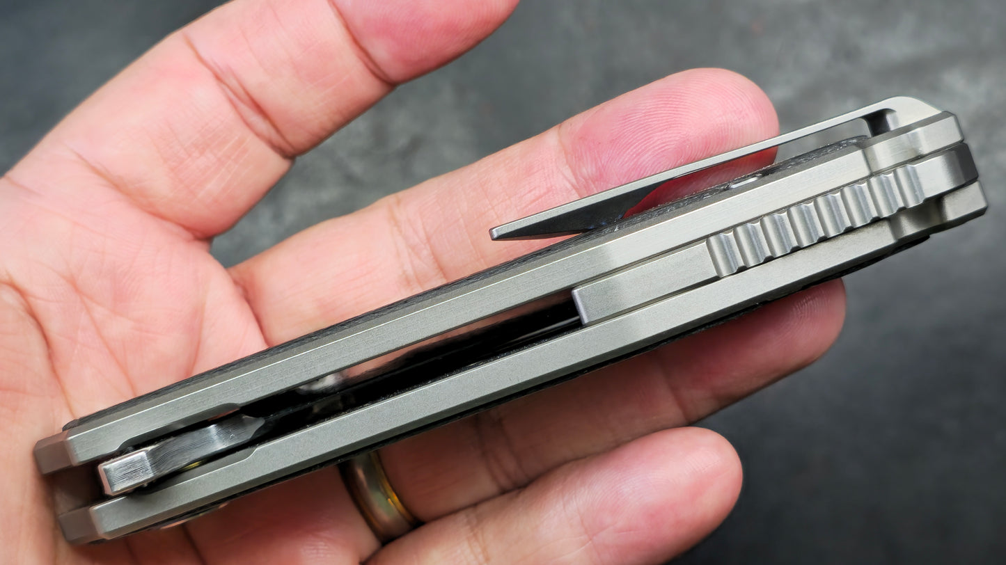 YJGDCN CN028 RIHE Titanium / Carbon Fiber Damascus (NEW)