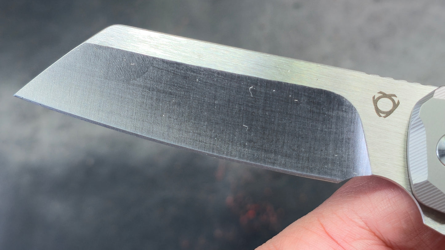 SIXLEAF SL-74 Titanium Gmascus D2 (NEW)