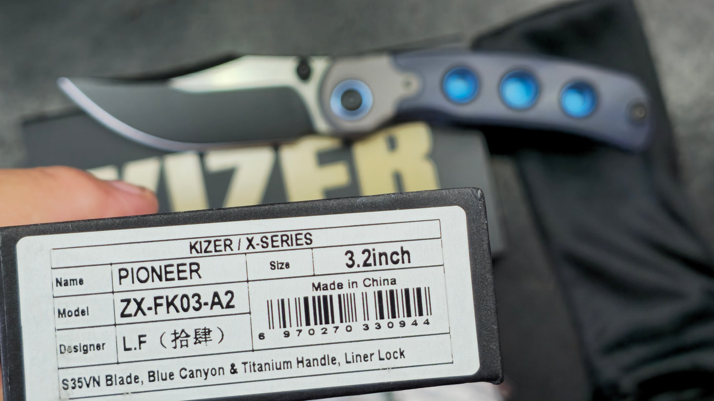 KIZER Pioneer Blue Canyon / Titanium S35VN (NEW)