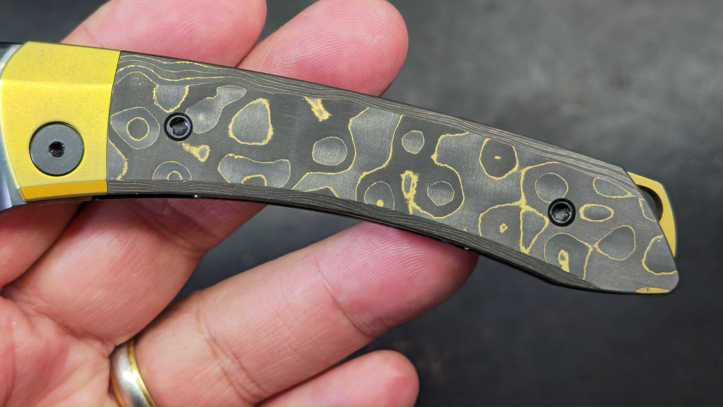 Kizer Mini MoMo Titanium/Fat Carbon Camo Gold Handle S90V (NEW)