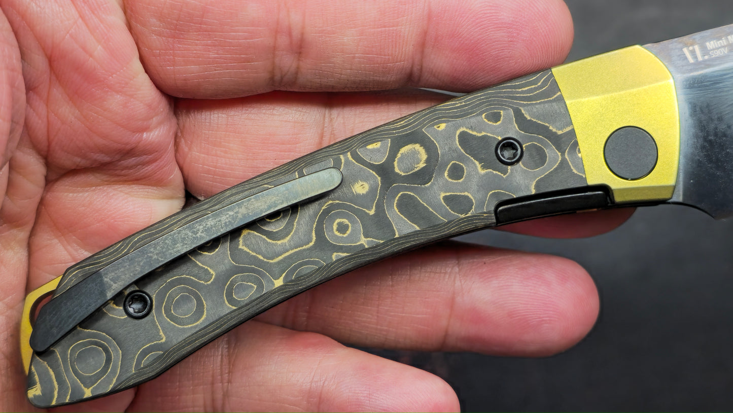 Kizer Mini MoMo Titanium/Fat Carbon Camo Gold Handle S90V (NEW)