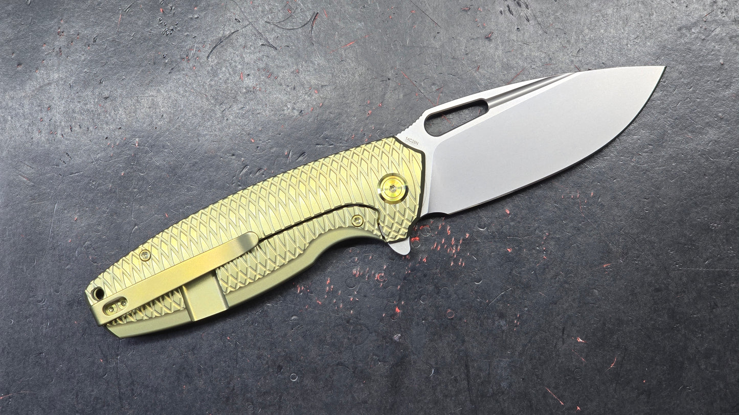 Kubey Tityus Yellow Textured Titanium Handle 14c28n (NEW)