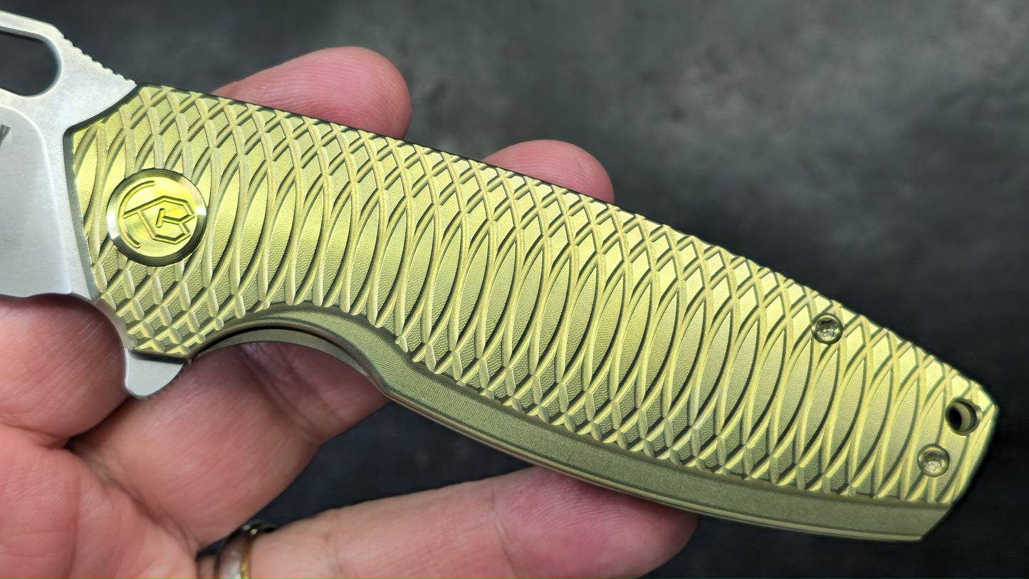 Kubey Tityus Yellow Textured Titanium Handle 14c28n (NEW)