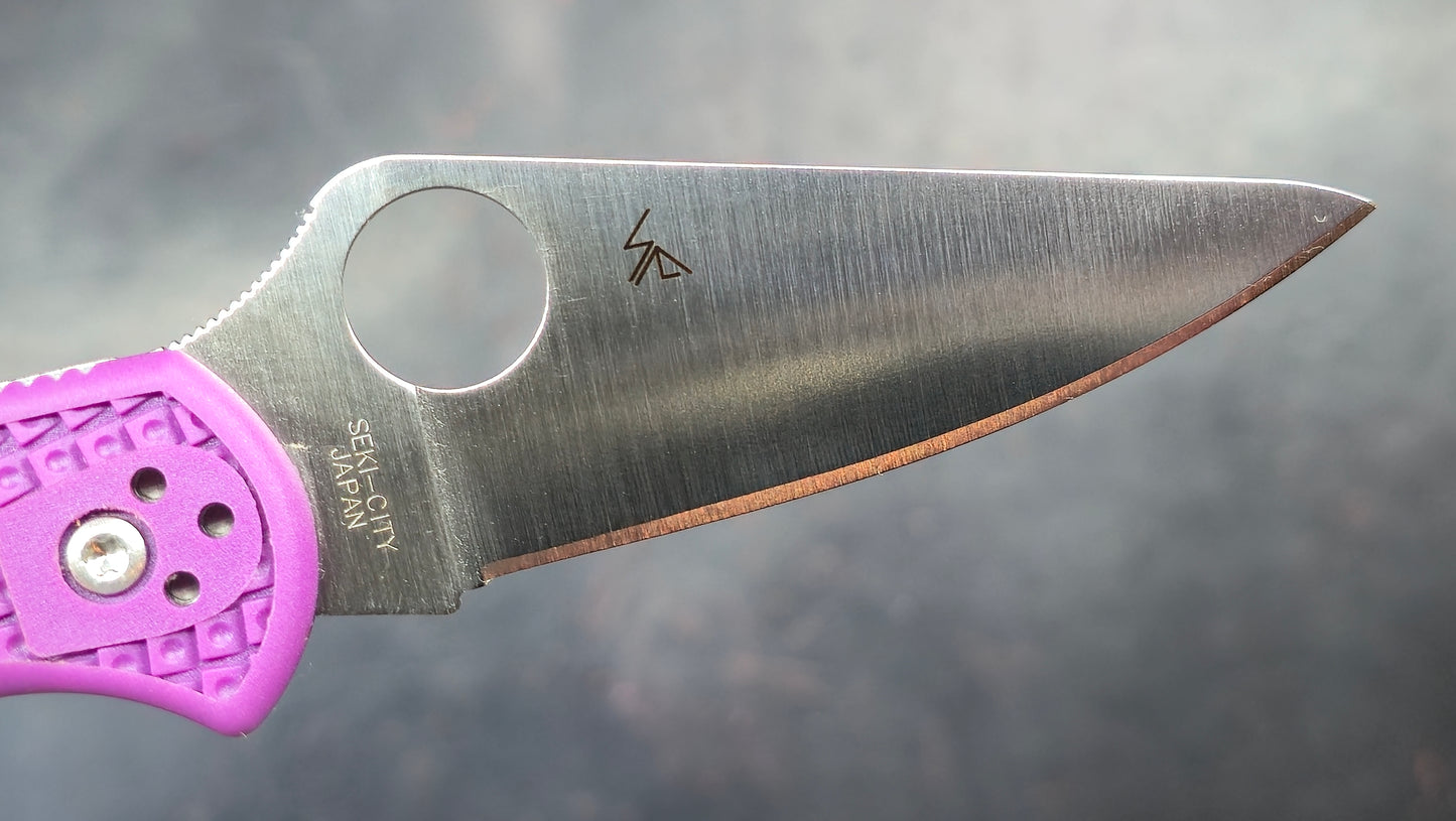 Spyderco Delica 4 Flat Ground Folding Knife VG10 (NEW)