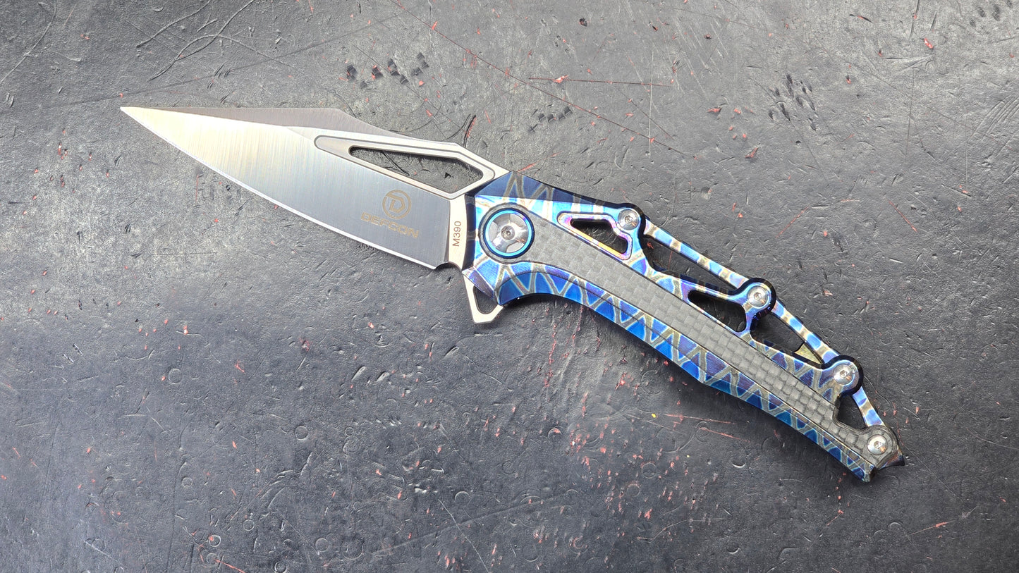 Defcon Valkyrie Burnt Titanium Stripe Anodized/Carbon Fiber Inlay Handle M390 (NEW)