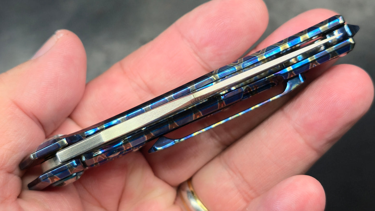 Defcon Valkyrie Burnt Titanium Stripe Anodized/Carbon Fiber Inlay Handle M390 (NEW)