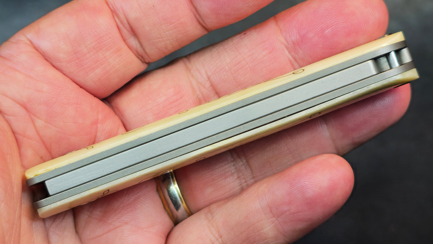 Twosun TS197 Slip Joint Bone Titanium M390 (NEW)