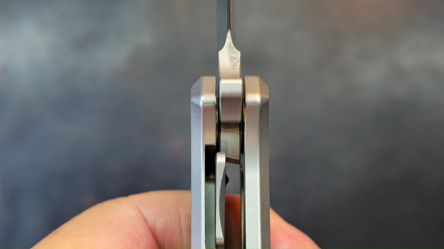 Yang Jiang (Sixleaf) Knife Titanium Handle 10Cr15Mov Blade