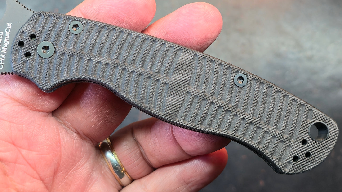 Spyderco Para 2 SALT G-10 Magnacut