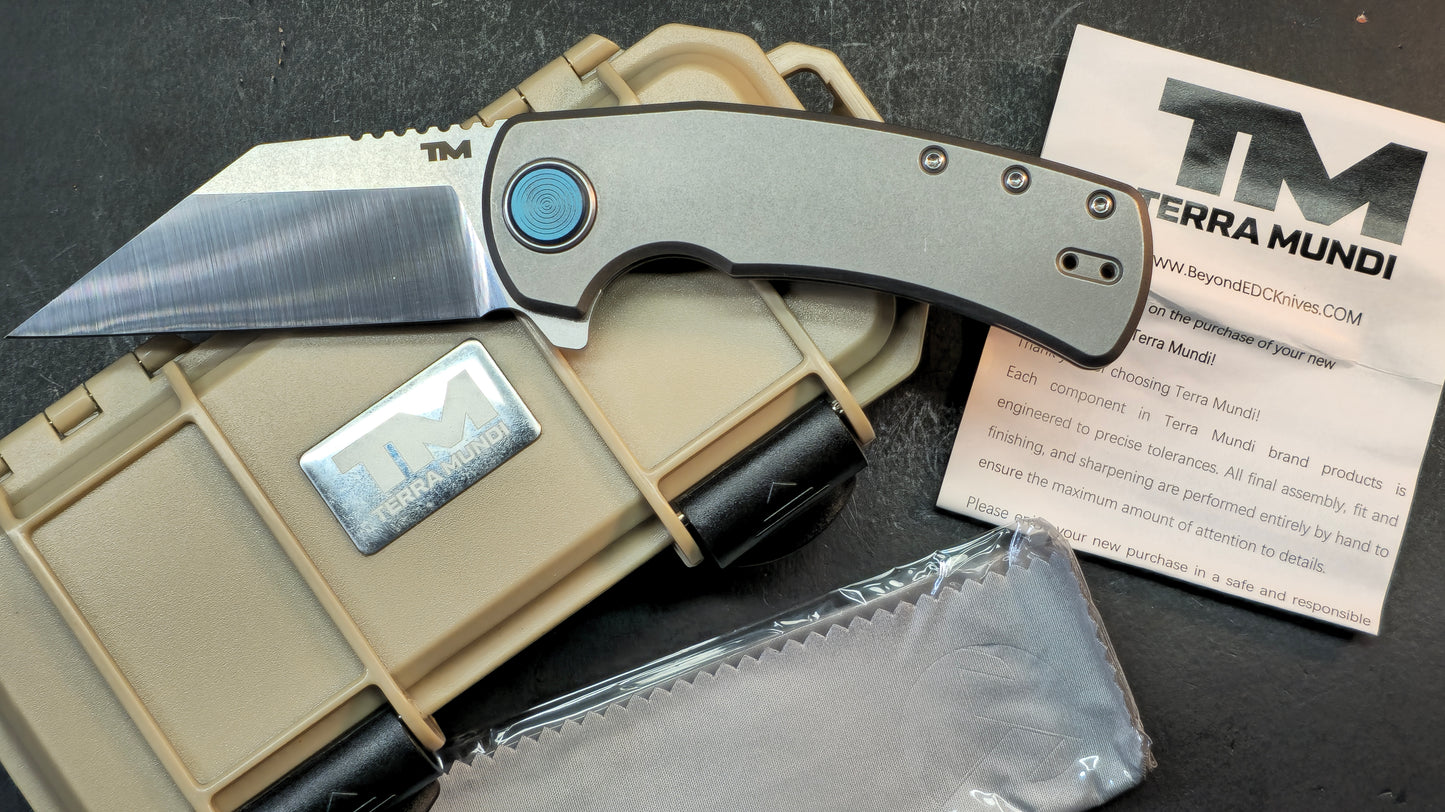 B'yond EDC Terra Mundi Wharning Button Lock Gray Titanium Bohler M390