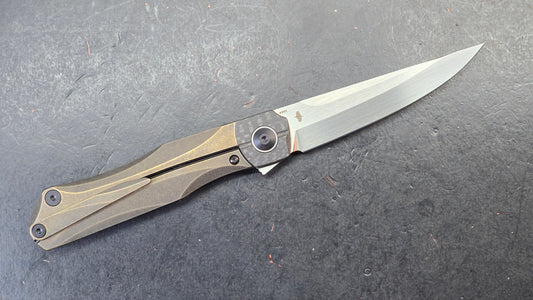 BESTECH THYRA BT2106B Titanium+Carbon Fiber Inlay Handle: 3.56" M390 Blade