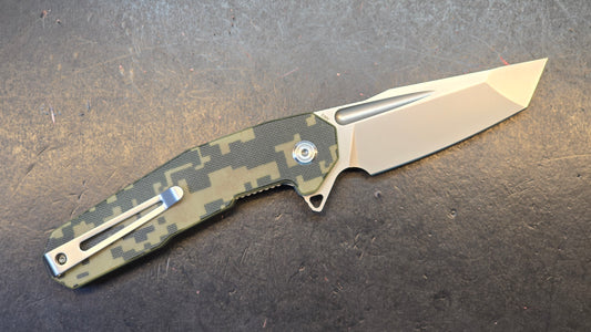 Kubey Carve KB237E Flipper Folding Knife, S30V Tanto, G10 Digi Camo,