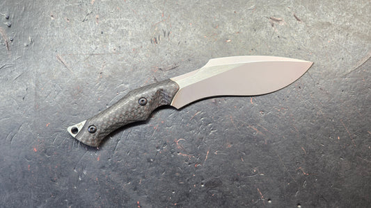 We Knife Vaquita neck knife 807A Carbon Fiber S35VN Full tang blade